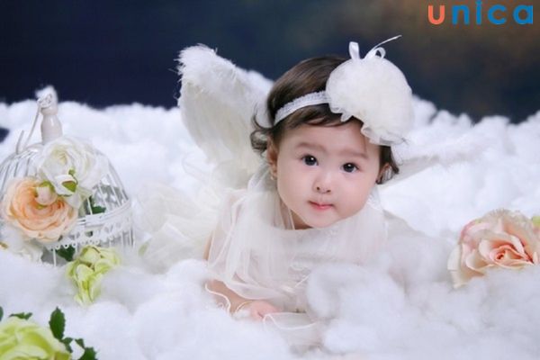 Chụp ảnh trước lễ thôi nôi