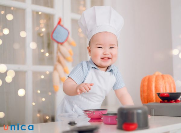 Ý tưởng chụp ảnh cho bé trai theo kiểu đầu bếp sẽ tạo hứng thú cho các bé trai