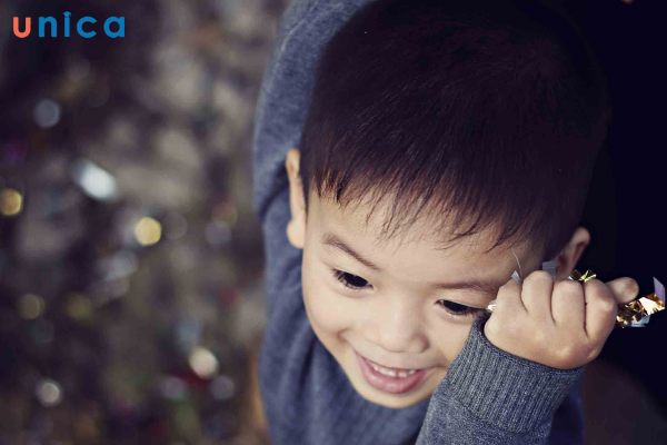 Chụp ảnh bé từ trên cao