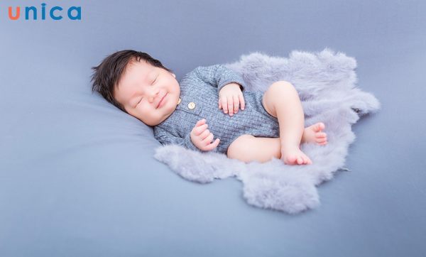 Chuẩn bị đồ chụp ảnh cho con