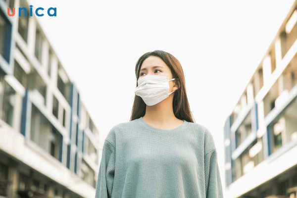 Nhiều người còn cho rằng khi đeo khẩu trang chụp ảnh