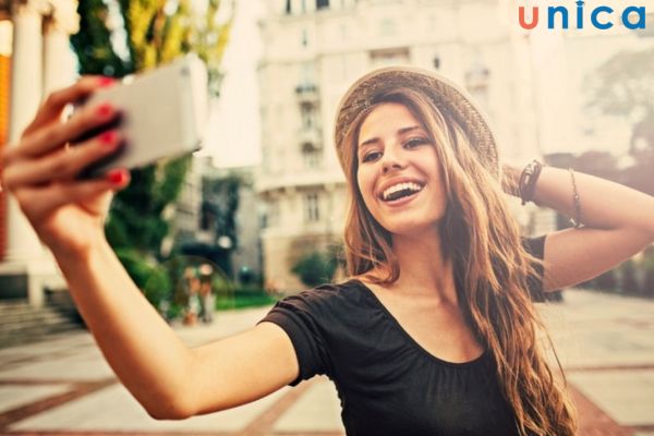 Đừng cầm máy khi selfie