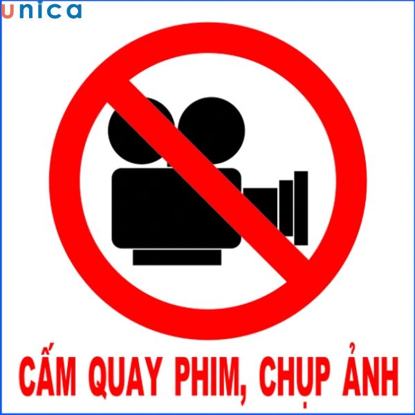 dung-chup-anh-noi-co-bien-cam.jpg