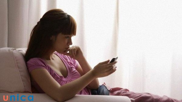 Cho vợ kiểm tra điện thoại