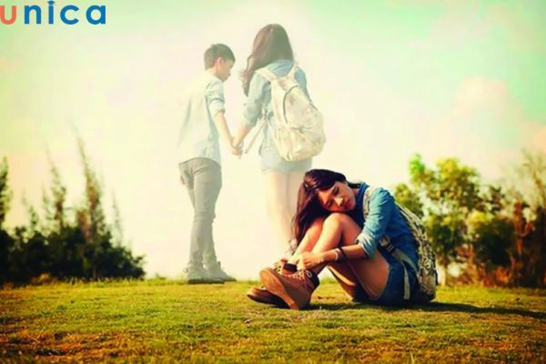 Thường xuyên phàn nàn về đối phương với người khác