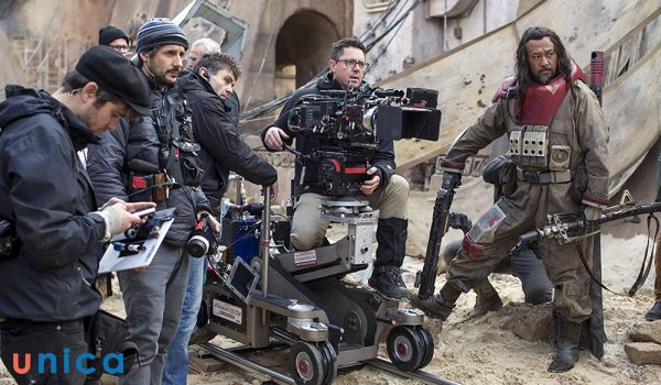 Floating Dolly Shot là một trong các góc quay cơ bản