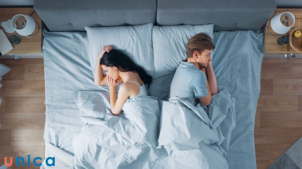 Giải đáp thắc mắc: Vợ chồng giận nhau có nên ngủ riêng hay không?