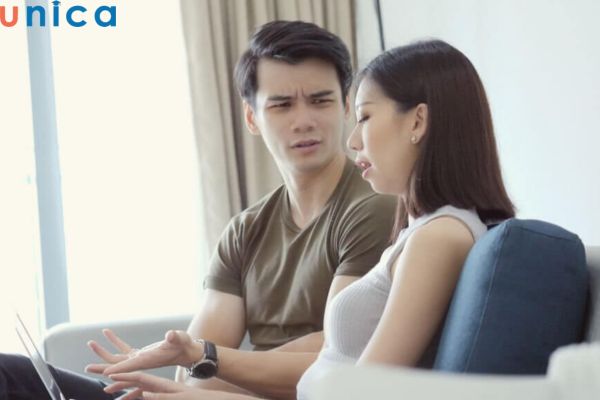 Khi thấy chồng im lặng quá lâu cả hai nên nói chuyện thẳng thắn với nhau