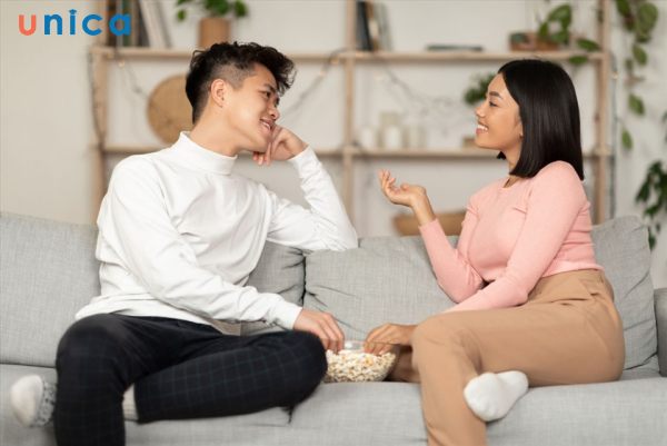 Đặt câu hỏi lại là cách thu hút sự chú ý và tò mò của đối phương