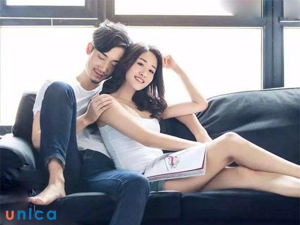 Tán tỉnh đối phương để hâm nóng tình cảm