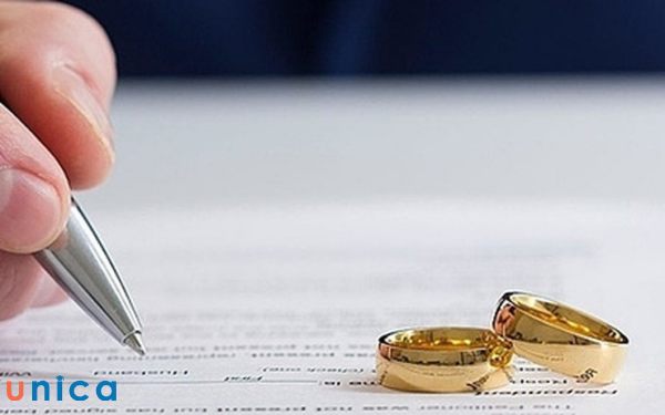 Đưa ra quyết định ở lại hay ly hôn