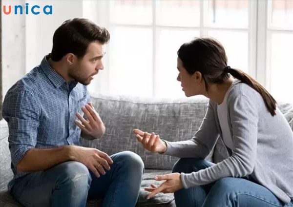 Việc ngoại tình thường khiến người bị phản bội cảm giác ghen tuông, tức giận và căm hận