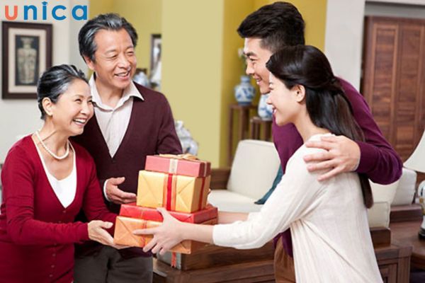 Yêu thương gia đình chồng là cách hiệu quả để chồng yêu thương và tôn trọng bạn