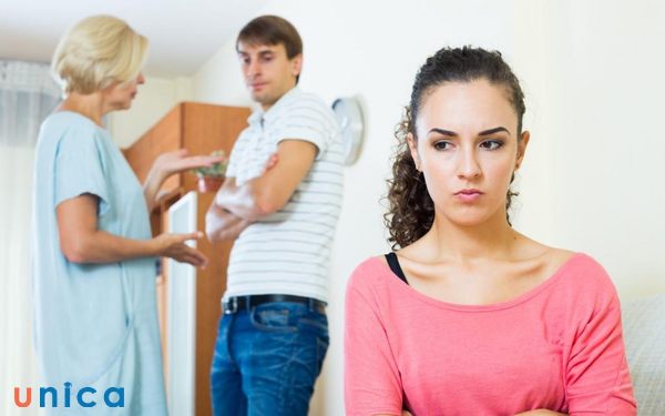 Đàn ông nên nghe lời mẹ hay vợ để giữ gia đình hạnh phúc, êm ấm?