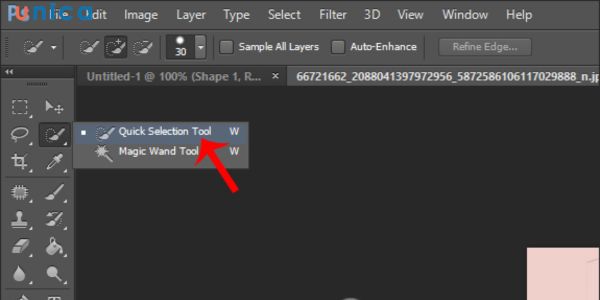 Chọn biểu tượng công cụ Quick Selection Tool để tạo vùng nhanh