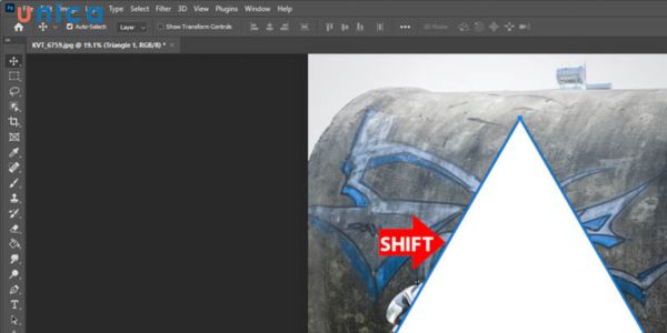 Nhấn phím Shift kéo chuột phải để tạo hình tam giác