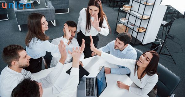 Đội ngũ bán hàng là một yếu tố then chốt trong việc thực hiện chiến lược bán hàng