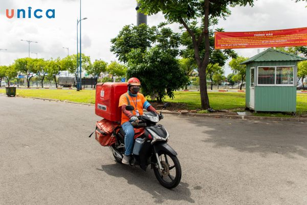 Chỉ nhận hàng của Shopee giao