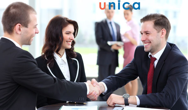 Gọi tên khách hàng trong khi trò chuyện