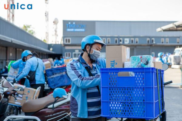 Tiki có hơn 1000 nhà vận chuyển