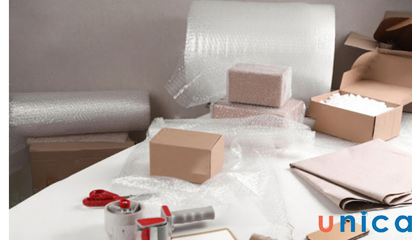 Đóng gói hàng hoá thật cẩn thận để tránh móp méo, nứt vỡ