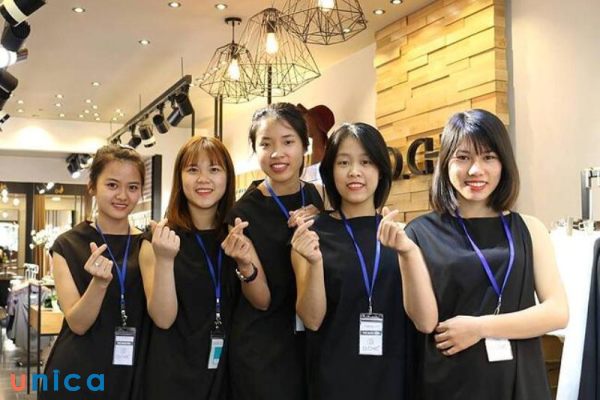 doi-ngu-nhan-vien-chuyen-nghiep-than-thien.jpg