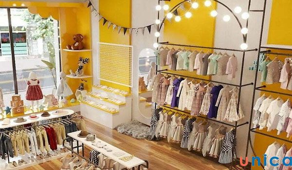 Trang trí cửa hàng quần áo