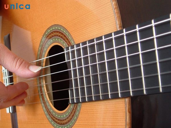 Lời khuyên khi thay dây đàn guitar