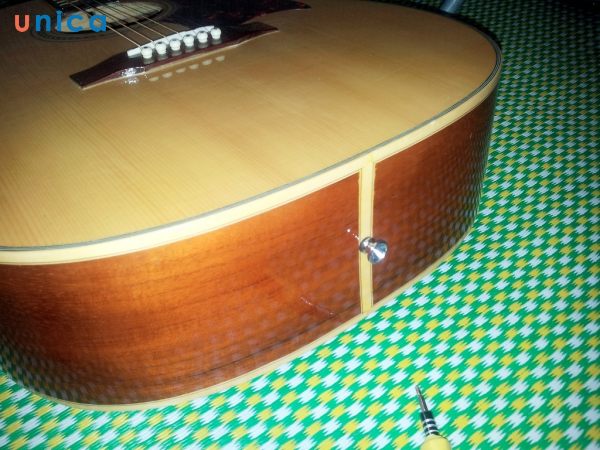 Gắn chốt dây đeo