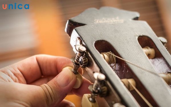 Tháo các khóa đàn cũ