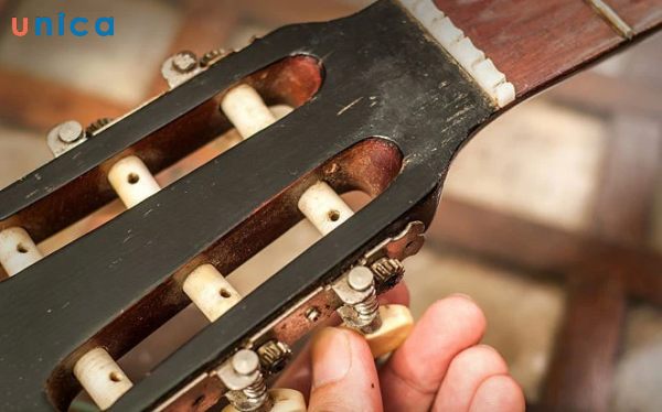 Lý do cần thay khóa đàn