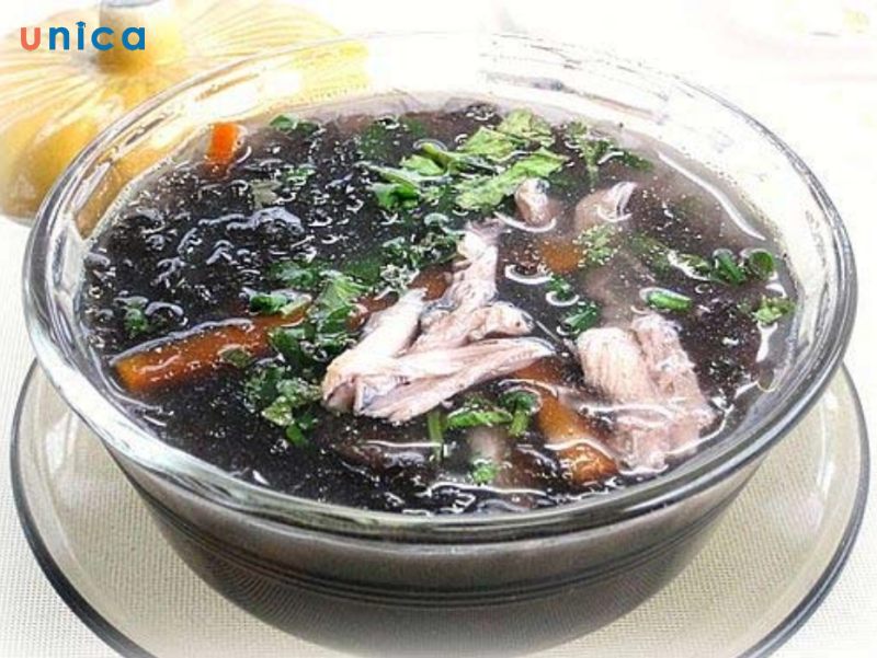 Cách nấu canh rong biển với thịt bò, ức gà