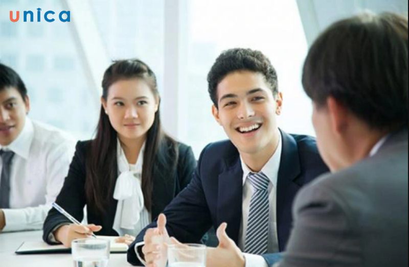 Đội ngũ nhân viên kinh doanh B2B chuyên nghiệp