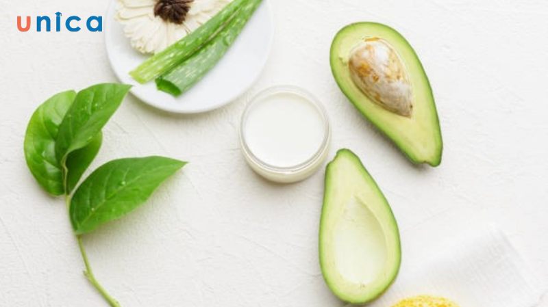 Mặt nạ bơ, sữa chua và trứng gà