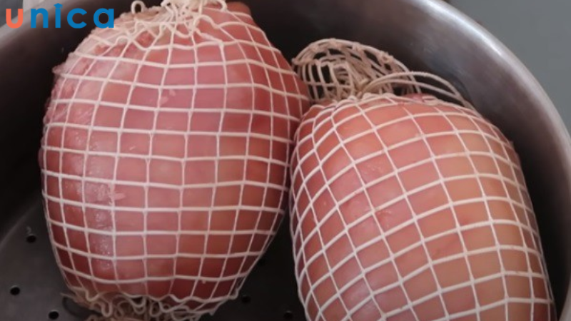 Hấp chín giò heo dăm bông
