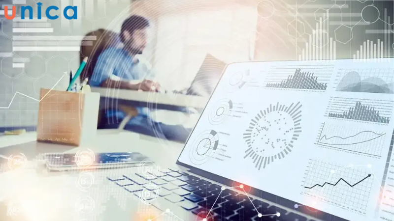 Nhạy bén và có kiến thức nghiệp vụ chuyên sâu