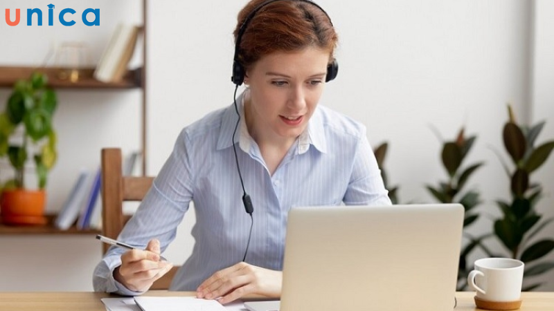 Nên làm thông dịch hay biên dịch?