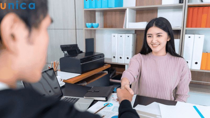 Sales Intern phù hợp với sinh viên có định hướng theo đuổi lĩnh vực bán hàng