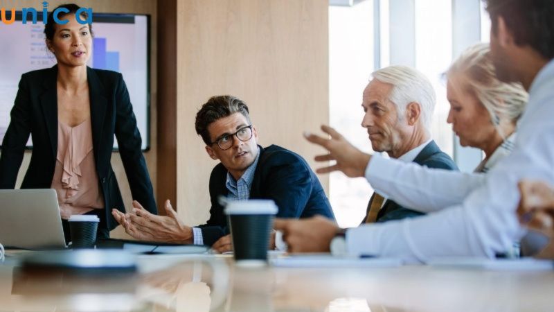 Senior cần có kỹ năng đàm phán tốt để đạt kết quả cao trong công việc