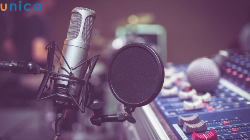 Người làm Voice Talent cần có sự kiên trì và tập trung cao độ