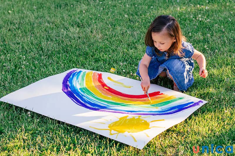 Lợi ích của việc dạy bé màu sắc