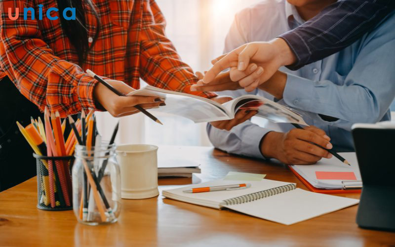 Biên tập viên Xuất bản