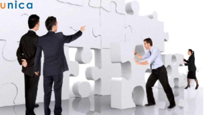 Cổ đông phổ thông nắm giữ ít nhất 1% tổng số cổ phần phổ thông