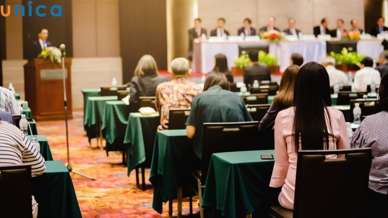 Quyền tham dự Đại hội đồng cổ đông là gì?