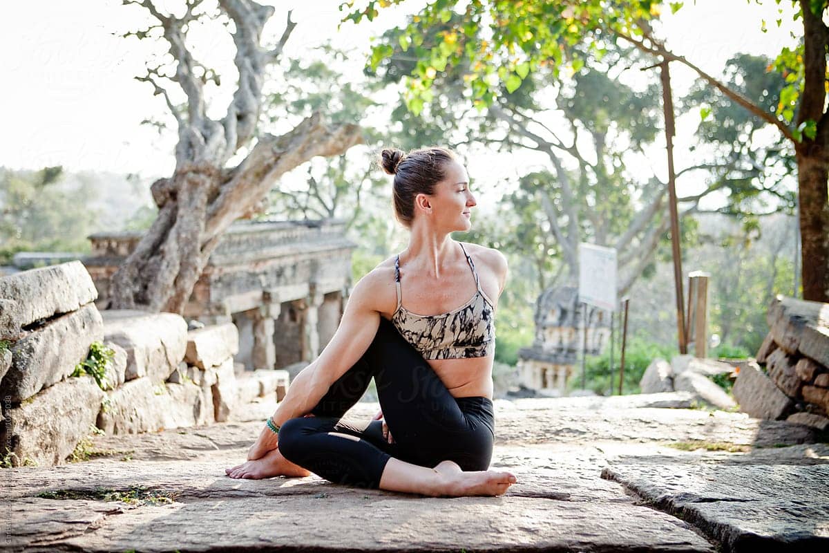 5 Bài tập Yoga vặn xoắn hiệu quả tốt cho hệ xương khớp