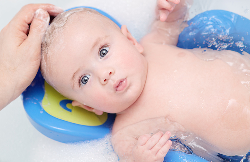 Cách tắm cho trẻ sơ sinh bằng sữa tắm chuẩn từng milimet