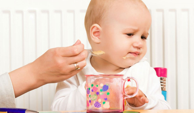 Trẻ 1 tuổi biếng ăn phải làm sao? Giải pháp hữu hiệu cho mẹ